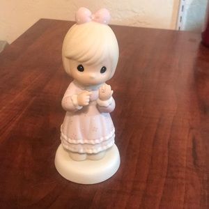 PRECIOUS MOMENTS “ I Still Do”. 1993- 530999.  License Enesco Corp
